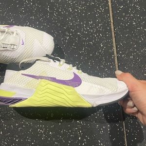 Size 9 womens nike metcon